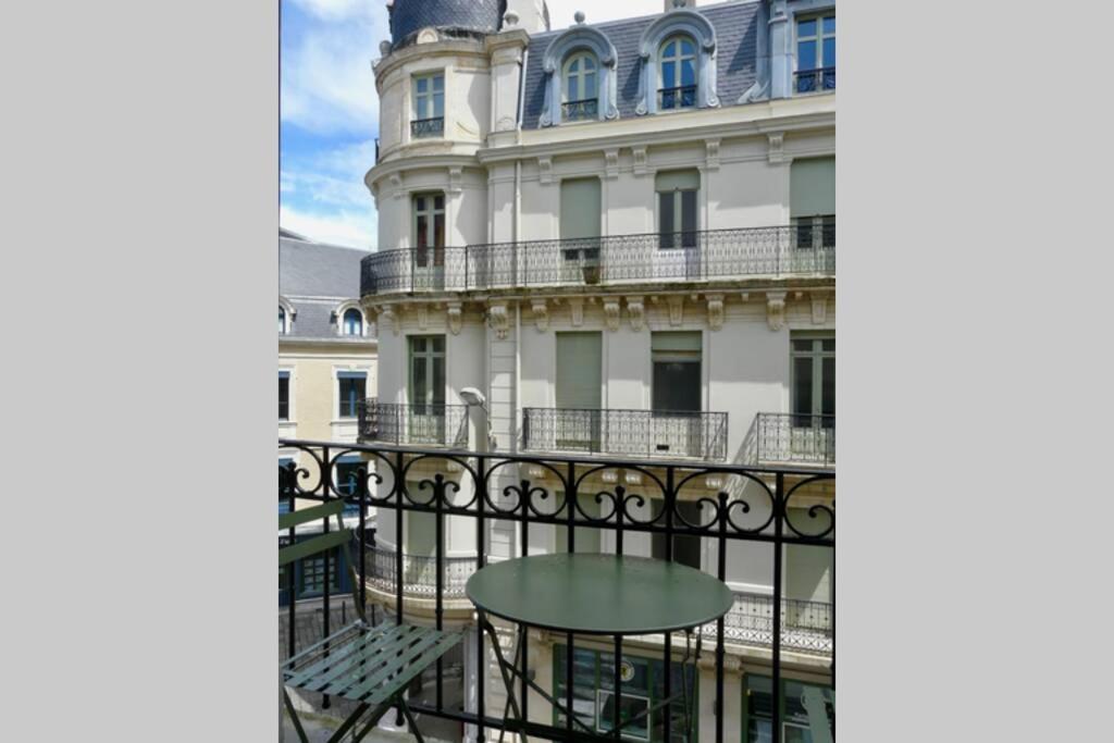 Magnolia : Superbe Deux-Pieces Quartier Du Chateau Pau Luaran gambar